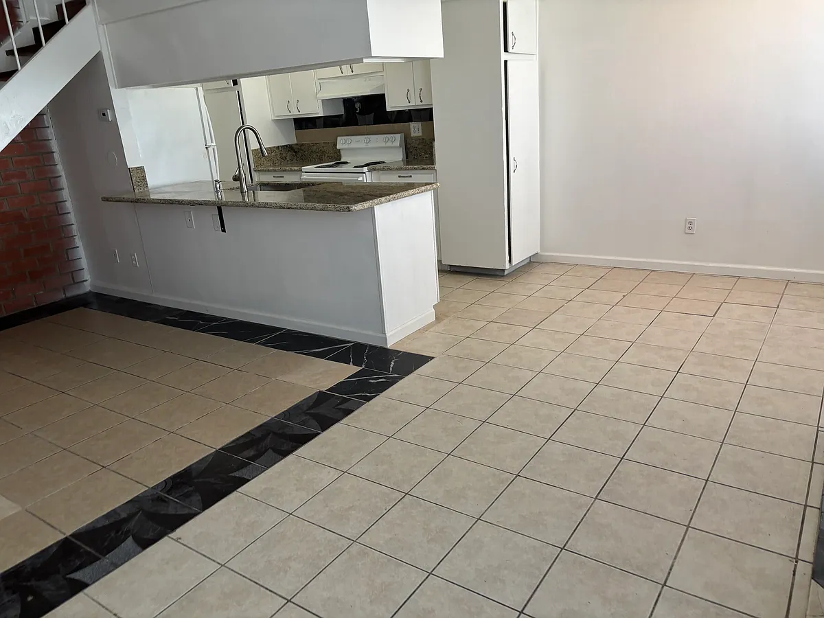 Building Photo - 26 Nedra Ct #B