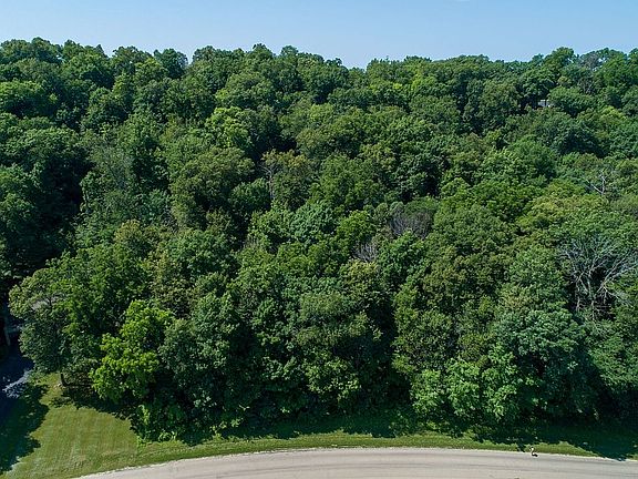 4th image of 431 Territory Dr