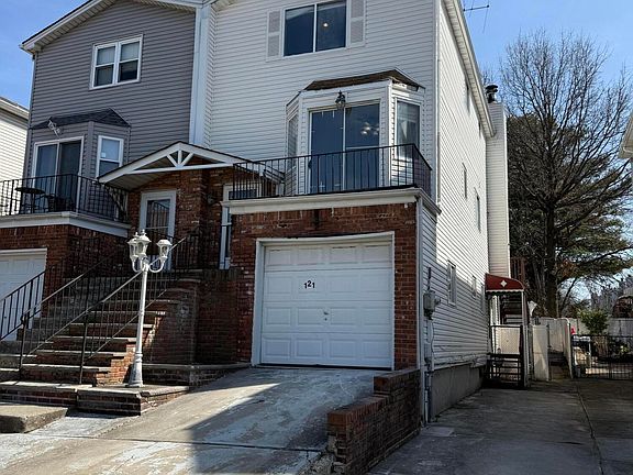 3rd image of 121 Rockne St