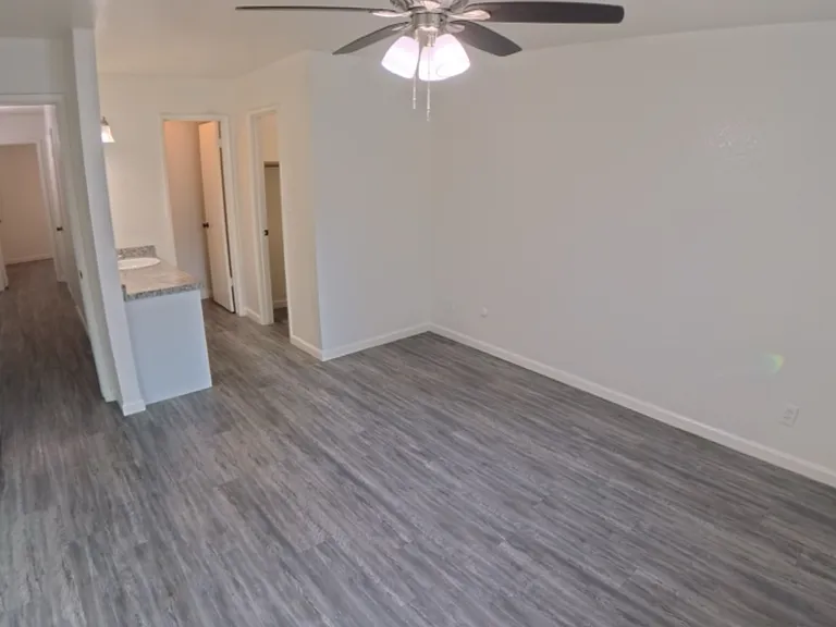 Master Bedroom 3 & Bathroom