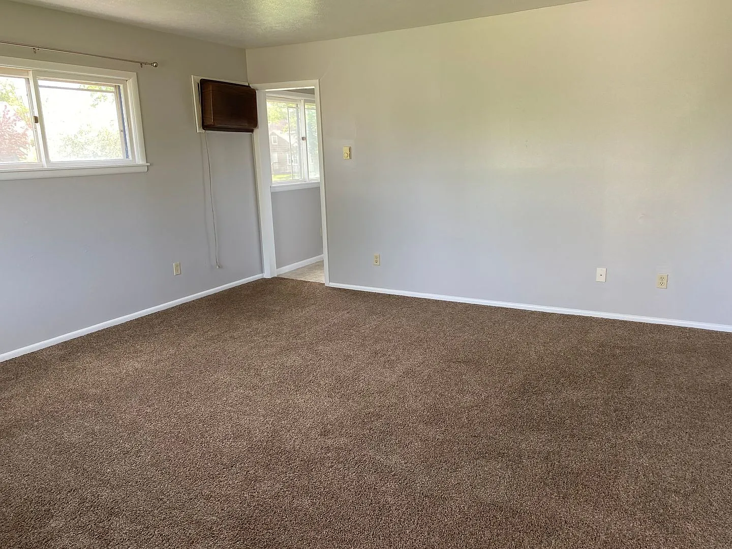 815 Colony Apts — Photo 3