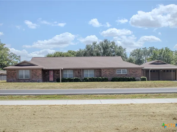 505 Ball Airport Rd, Victoria, TX 77904