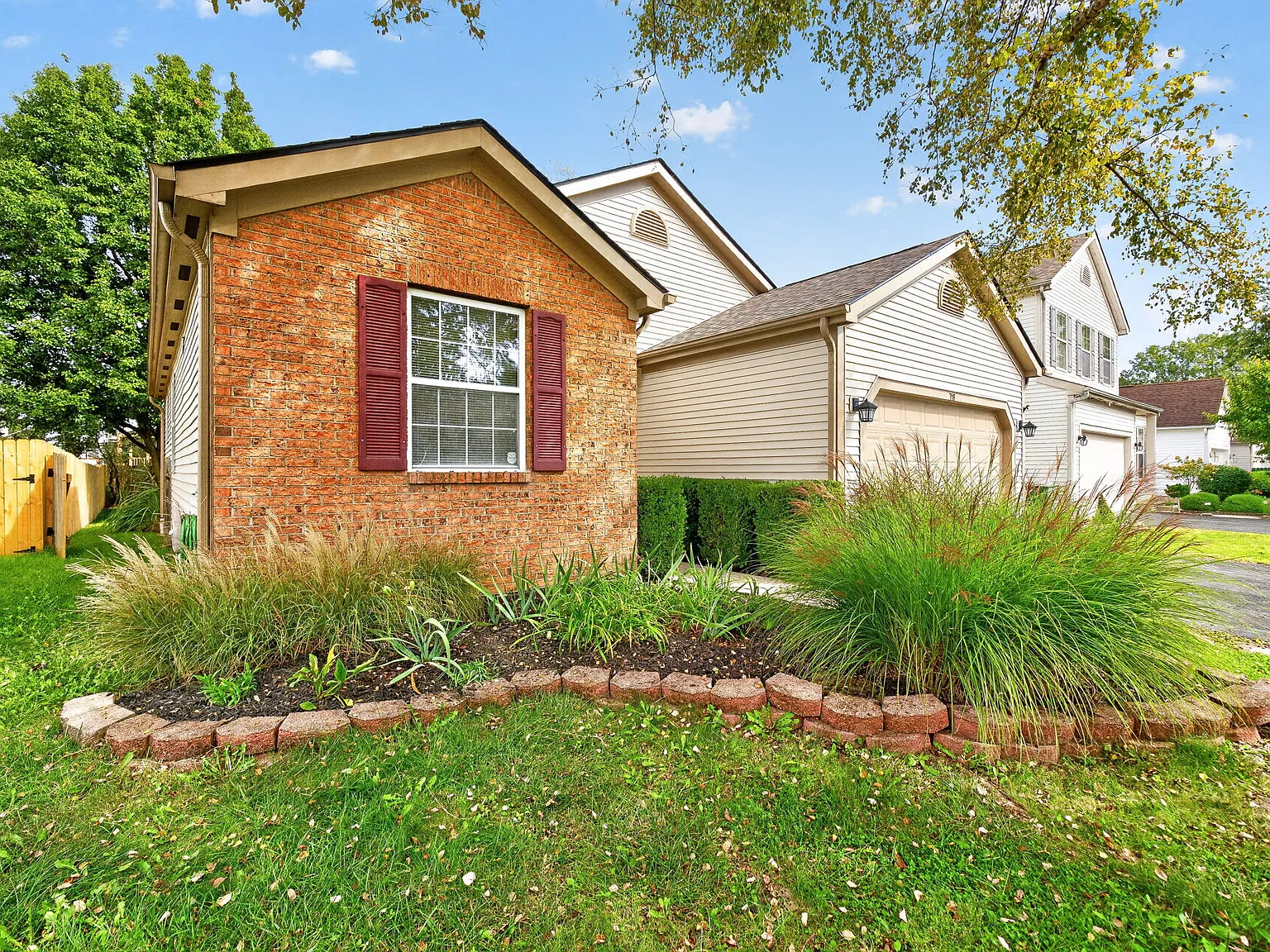 3 bed, 2.5 bath, 1260 sqft, $2,000 — Photo 3