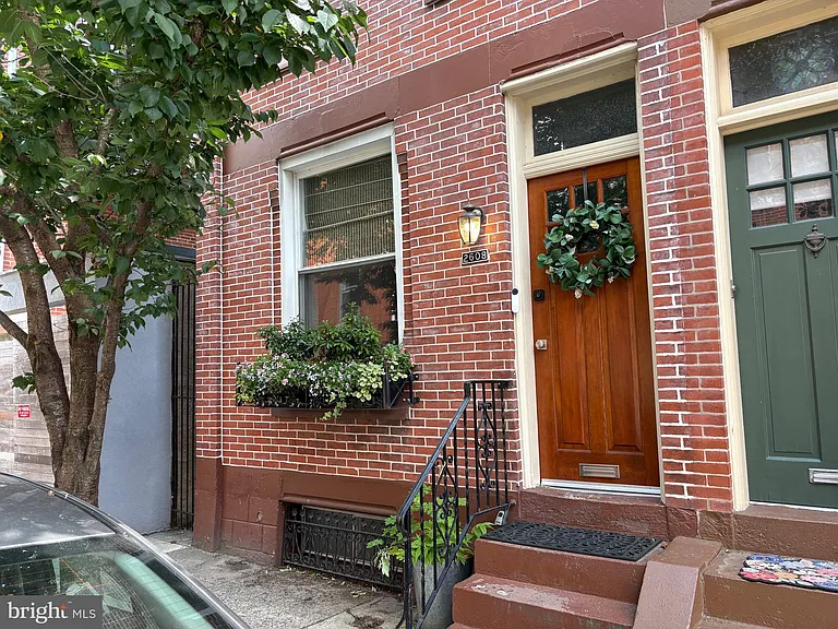2608 Swain St — Photo 2