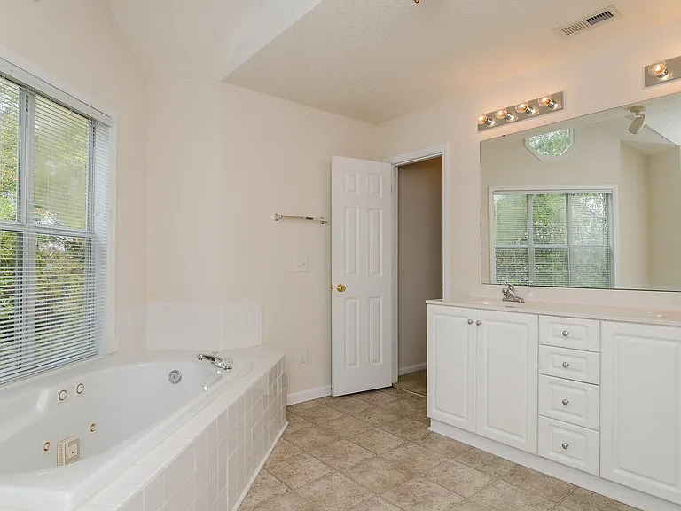 4140 Breezewood Dr #201 — Photo 12
