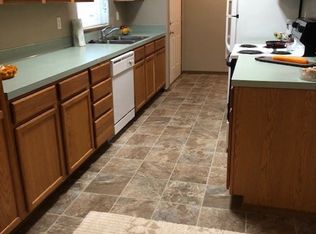 305 S 3rd St STE B, Selah, WA 98942