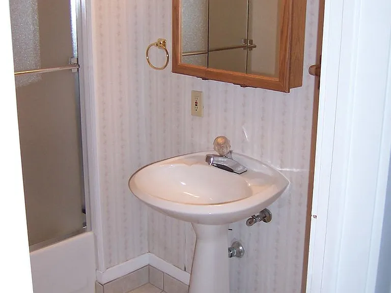 808 W Myrtle St — Photo 5