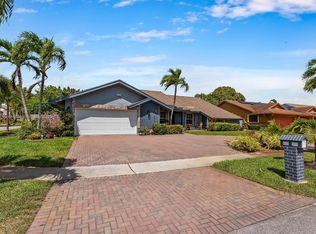 7497 NW 49th St, Lauderhill, FL 33319