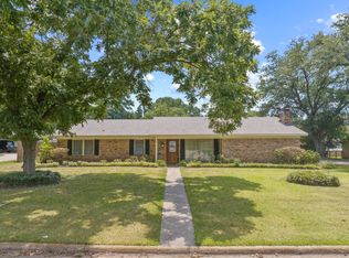 909 Elizabeth St, Gilmer, TX 75644