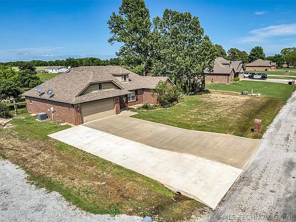 3rd image of 9775 Tall Pine Ln