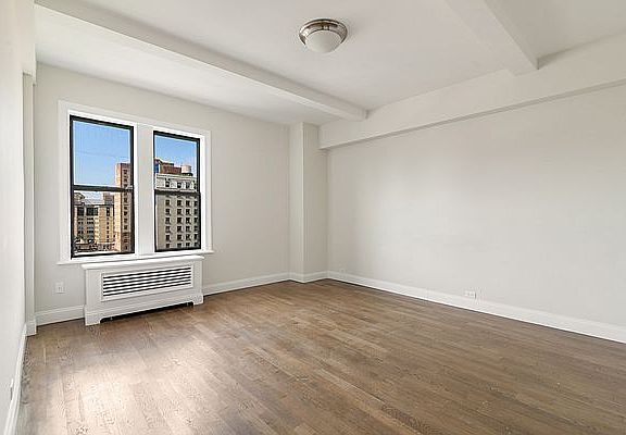 3rd image of 209 W 106th St #11C