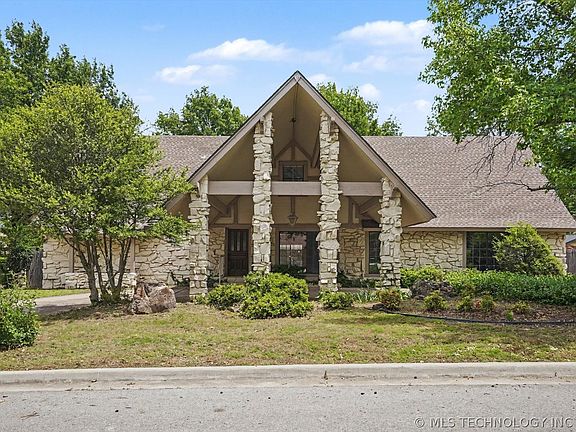 2nd image of 105 Mockingbird Ln
