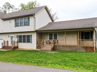 3912 Sumac Ave, Island Lake, IL 60042