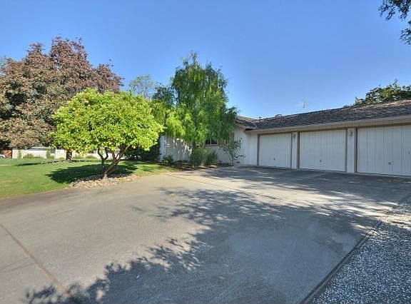 3rd image of 13733 Harleigh Ct