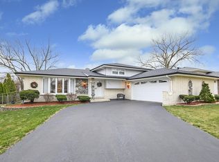 8341 W 102nd Pl, Palos Hills, IL 60465