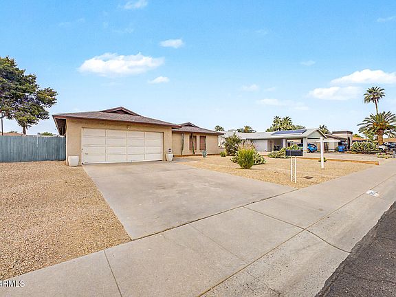 3rd image of 3907 E WINDROSE Drive