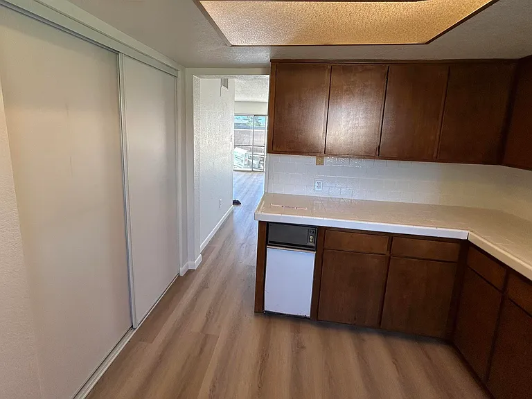 2490 W Yowell Ct — Photo 8