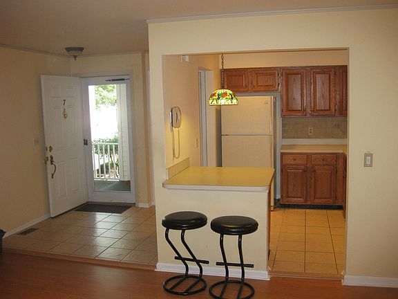 Foyer / Kitchen