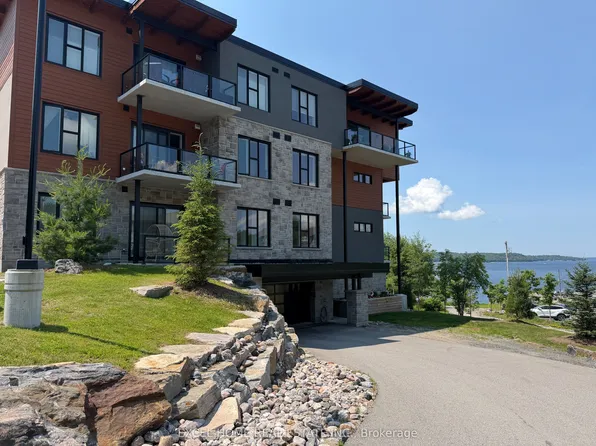 20 Salt Dock Rd #211, Parry Sound, ON P2A 3B6
