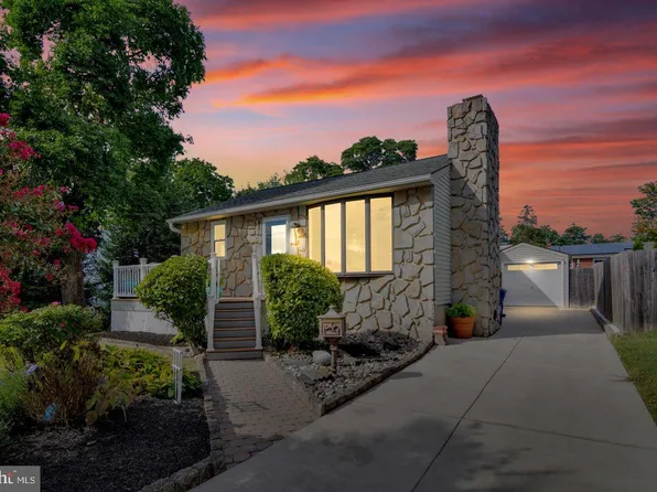 421 E 5th St, Florence, NJ 08518