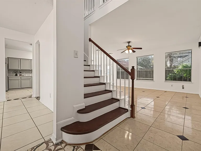 16315 April Ridge Dr — Photo 5