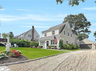 100 Bay Dr E, Huntington, NY 11743
