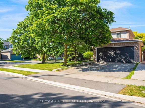 2nd image of 65 Mullis Cres