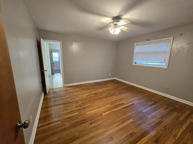 111 Easthaven Rd — Photo 16
