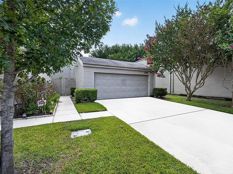 1344 Chardonnay Dr — Photo 41