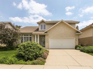 561 N Veterans Pkwy, Addison, IL 60101