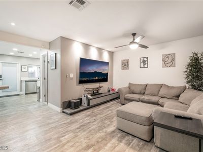 6043 Bromley Ave, Las Vegas, NV, 89107