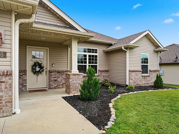 4th image of 605 Armitage Dr