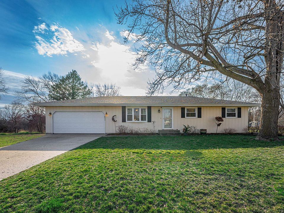 1st image of 10586 Banyan Dr