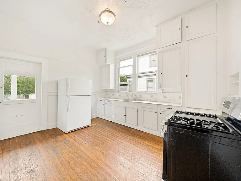 514 E Park Ave — Photo 8