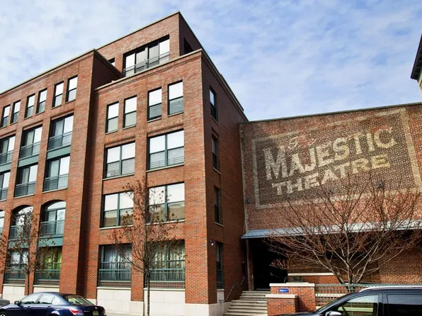 222 Montgomery St APT 4C, Jersey City, NJ 07302
