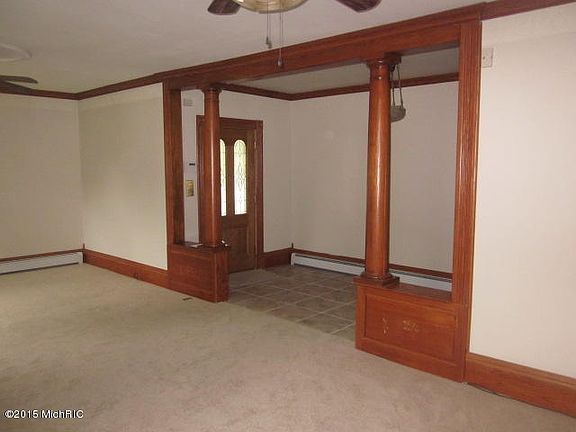 5th image of 420 S Park St