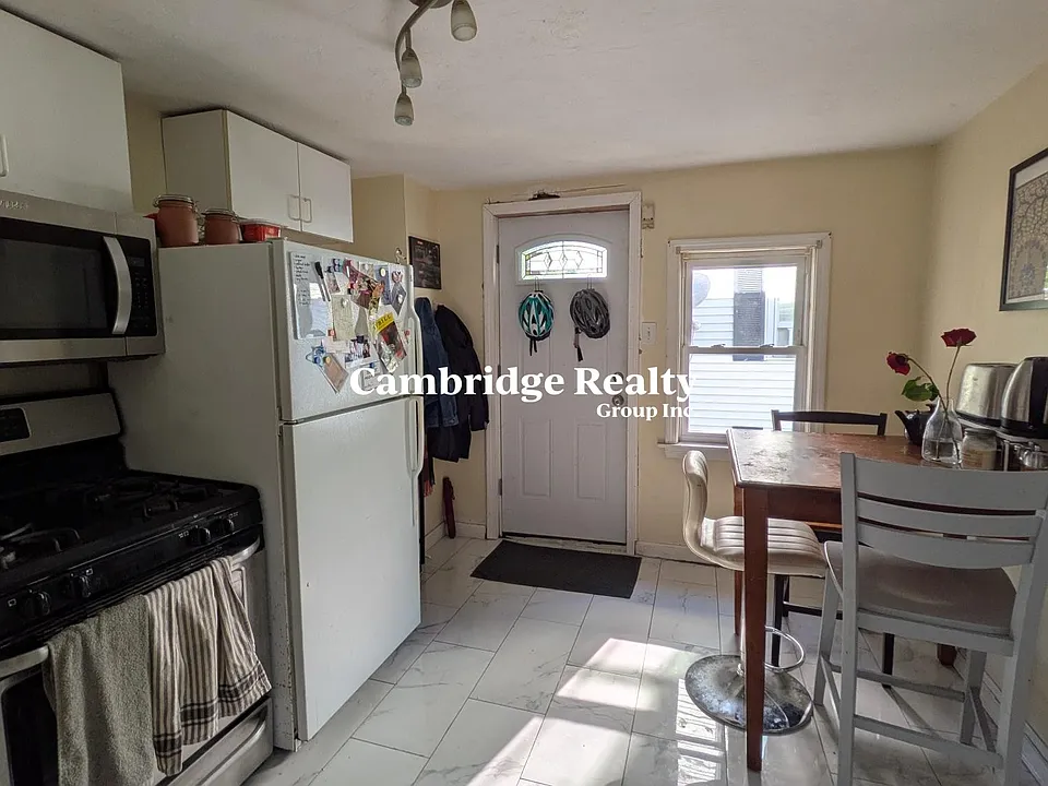 40 Bristol St #2T