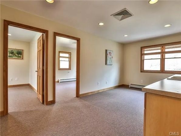 (undisclosed Address)