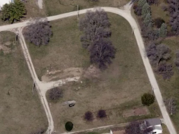 318 Saint Clair St, Bradner, OH 43406
