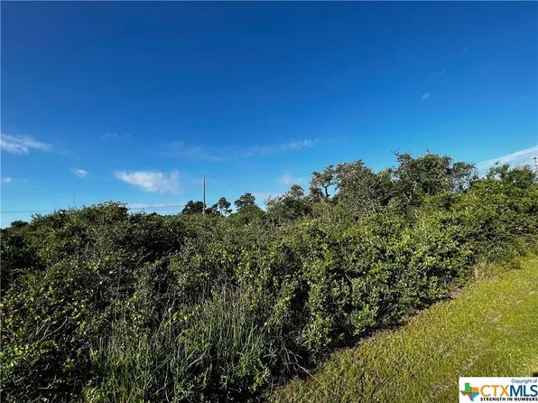 284 Brumley Dr, Rockport, TX 78382