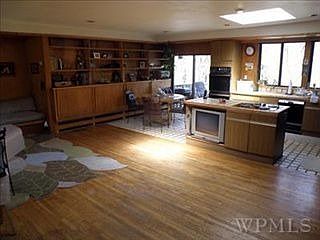 4th image of 3 Orchard Brook Dr