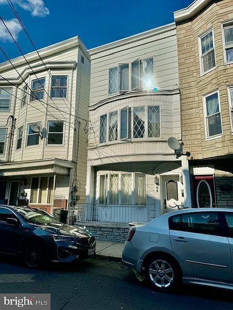 1st image of 9 S Jardin St