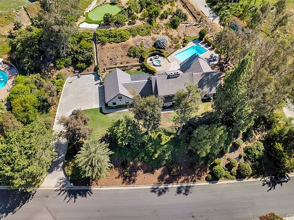 4th image of 30535 Country Club Dr