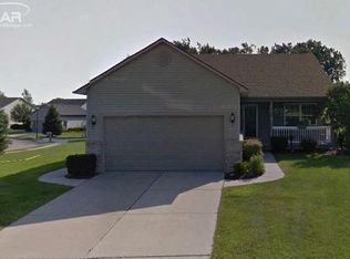 8029 Clover Ridge Ct, Grand Blanc, MI 48439