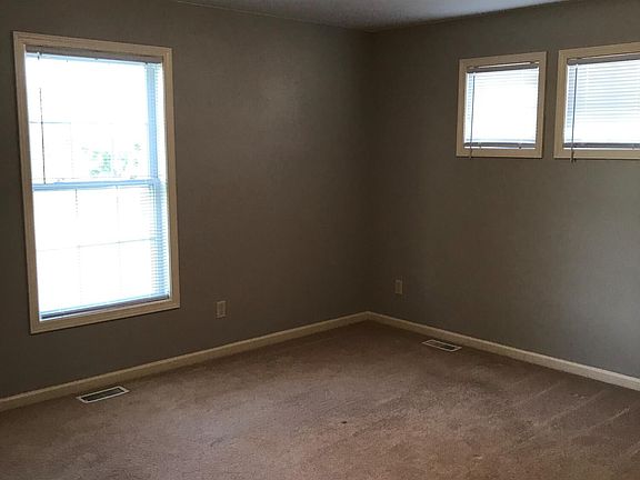 2nd image of 880 Main St