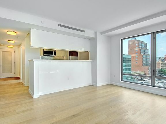 3rd image of 13835 39th Ave APT 5H
