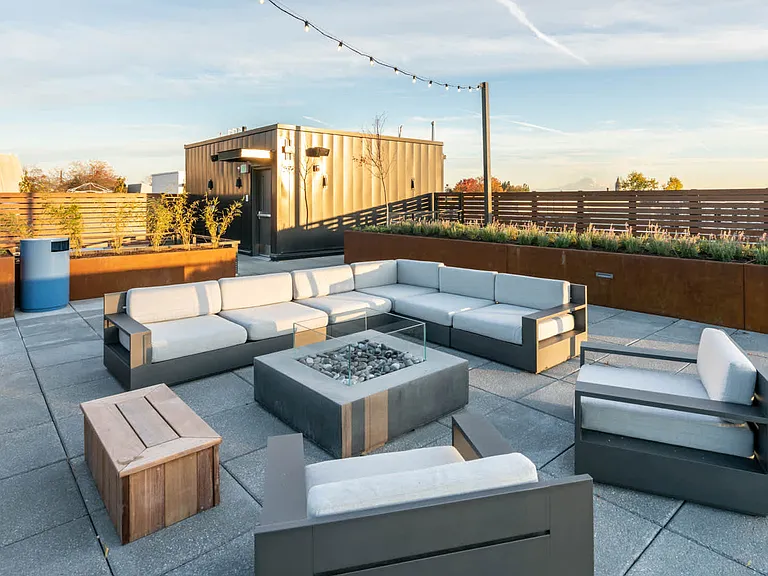 Rooftop Deck with Panoramic Views of Downtown