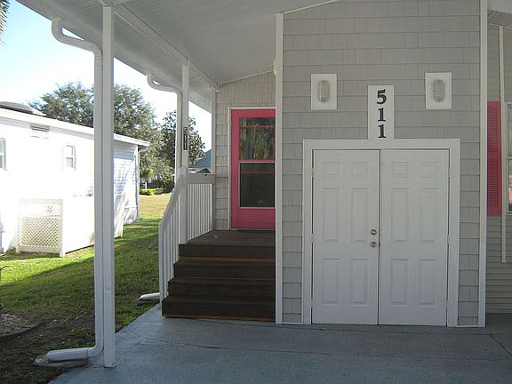 3rd image of 511 Lake Dr