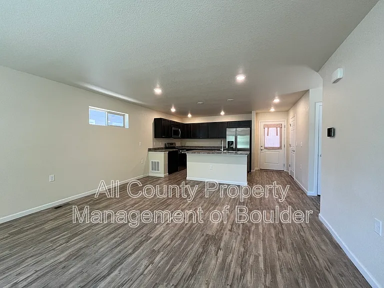 1208 Hummingbird Cir — Photo 3