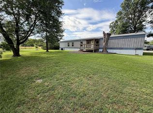 18 SW 92nd St, Columbus, KS 66725